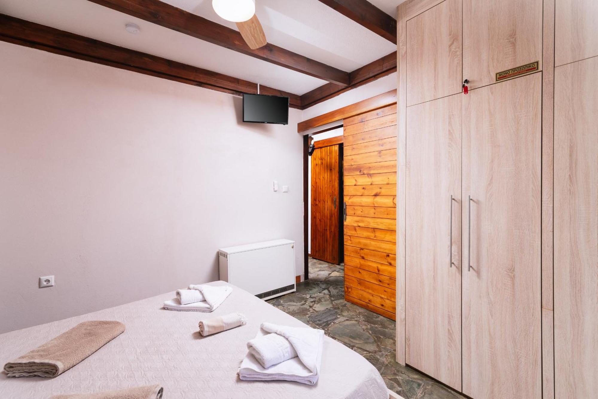 Wooden Beach House Gerani  Exterior photo
