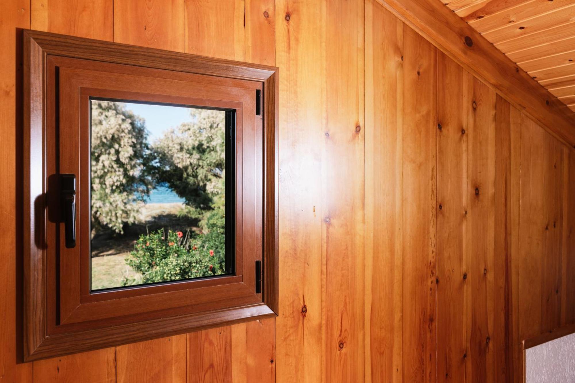 Wooden Beach House Gerani  Exterior photo