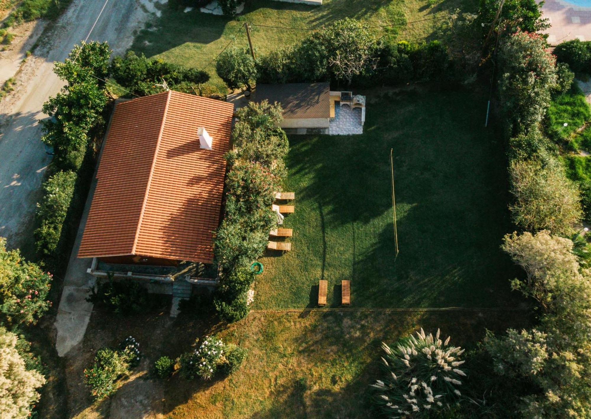Wooden Beach House Gerani  Exterior photo